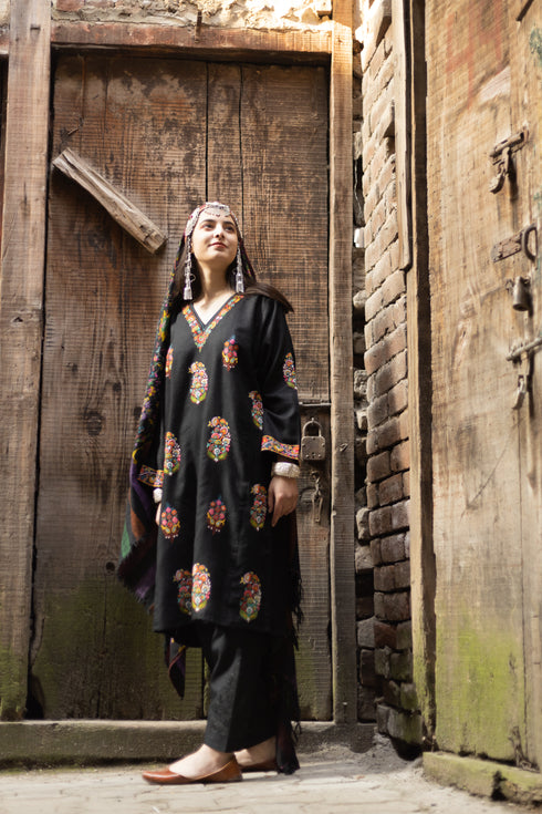 Kahkashan Pashmina Cloak (Pheran)